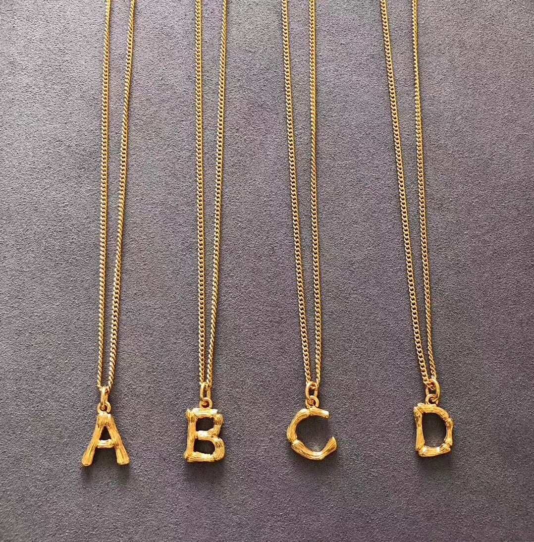 26个英文字母18k金c项链嘻哈锁骨链欧美吊坠气质百搭明星同款女潮