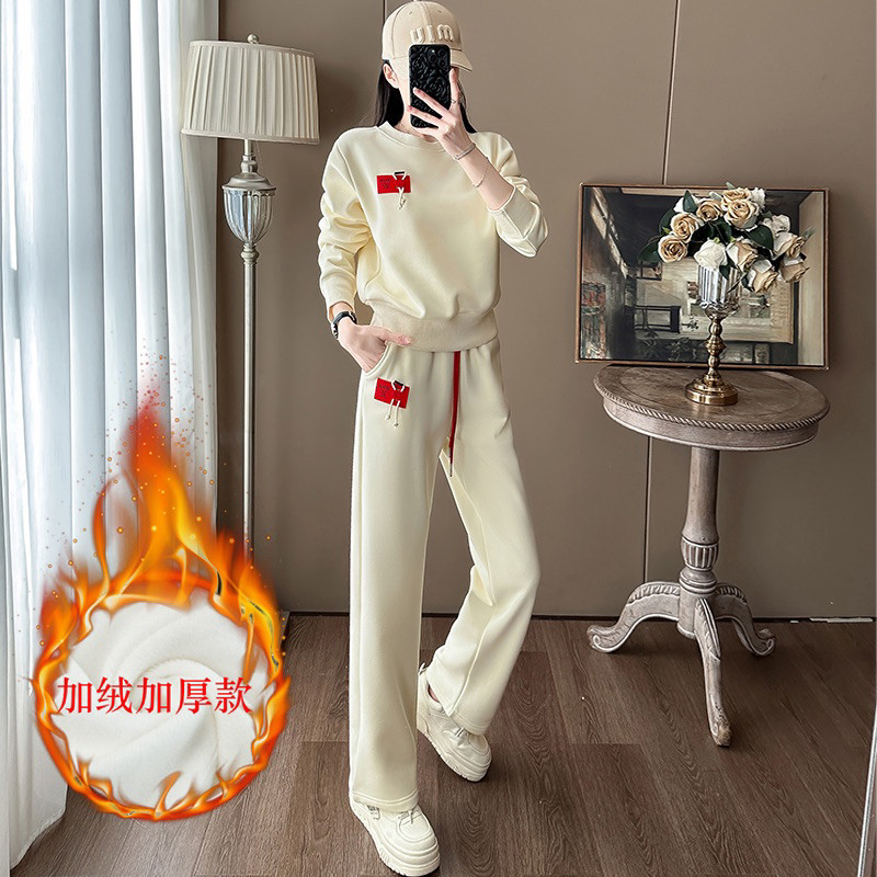 加绒加厚时尚杏色卫衣女秋冬宽松懒惰风休闲洋气减龄阔腿裤两件套