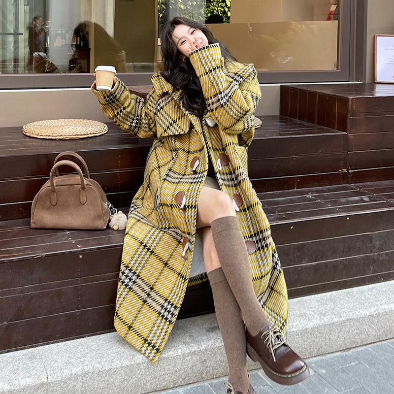 现货2025冬季新款格子拼接牛角扣大衣浙宝300/8856/P195控288,女装毛呢外套,郎佰婉