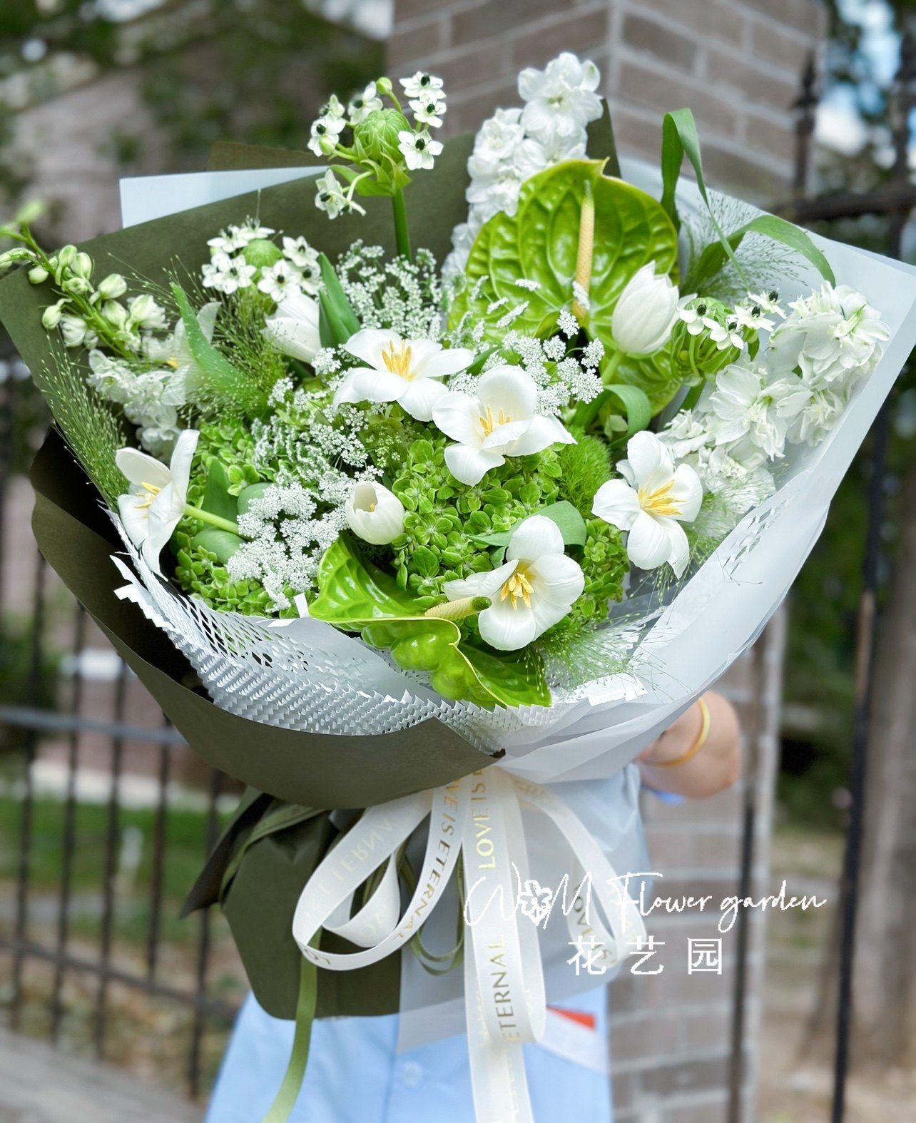 北京鲜花速递同城配送绿绣球白色郁金香绿掌大飞燕混搭武汉市鲜花