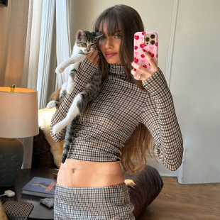 T恤上衣 gusty秋冬法式 高领长袖 通勤套装 半身裙 风情复古格子时尚