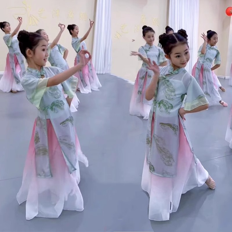 小月儿古典舞演出服女童古风扇子旗袍舞蹈春三月少儿中国舞练功服