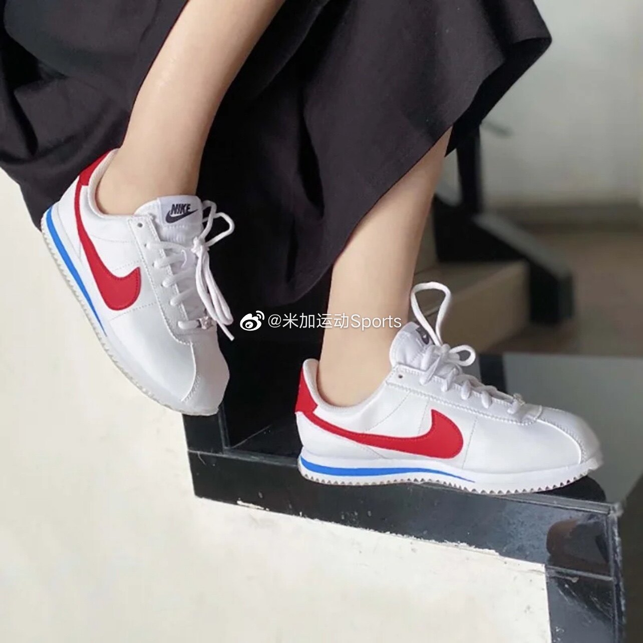 Nike/耐克阿甘白红女子动跑步鞋