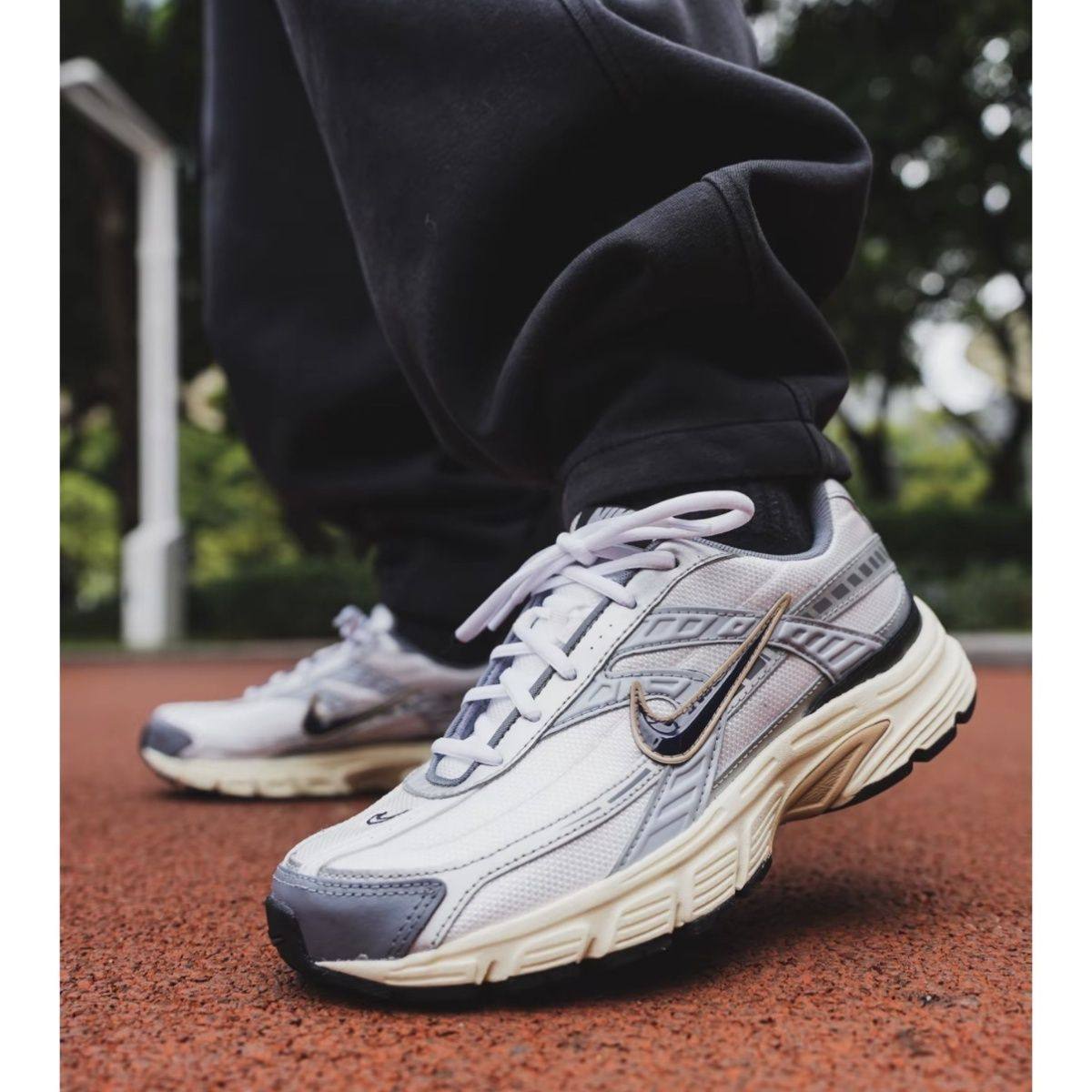 NIKE耐克男鞋 INITIATOR 透气运动休闲舒适缓震跑步鞋IO7609-101