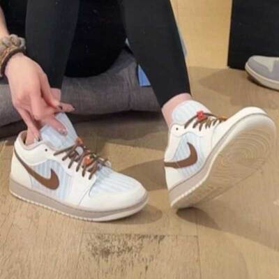尖货丨耐克女子AIR JORDAN 1复古运动休闲篮球鞋IR7553-422