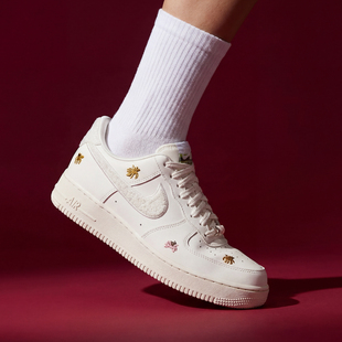 IQ1143 Nike耐克女子AF1空军一号低帮板鞋 马年系列 100 尖货