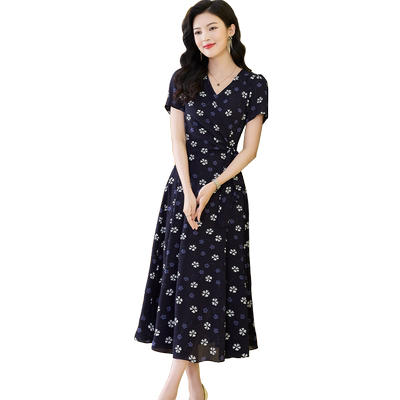 易美初时尚简约新品A字裙