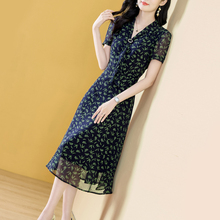 绿色小碎花连衣裙短袖女2025夏季新品修身花色裙子妈妈优雅中长款
