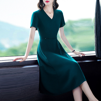 夏天的连衣裙2024新款墨绿色名媛中长款v领高贵优雅高级感a字裙