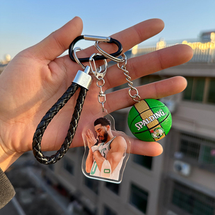 篮球周边詹姆斯科比库里东契奇挂件书包钥匙扣链配饰球迷用品