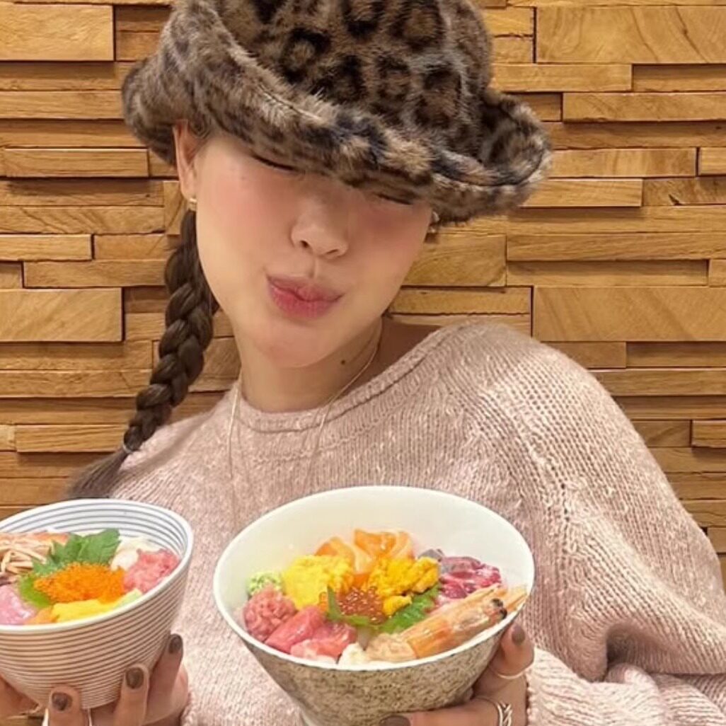 2405韩国小众设计仿皮草弯帽檐礼帽时髦毛绒西部牛仔帽氛围帽现货