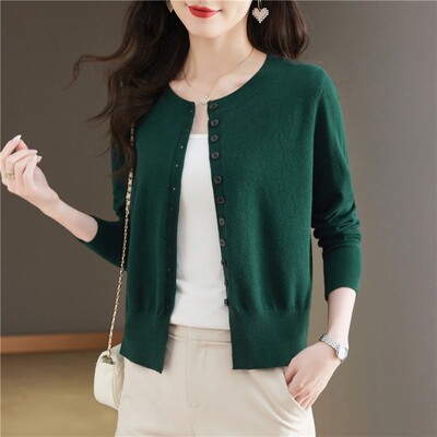 墨绿色宽松低圆领针织开衫女2025新款小外搭配裙子薄款毛衣短外套