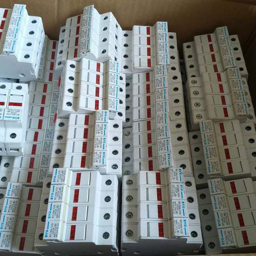 可维修SYU 4P熔断器：型号RT18M-32X议价