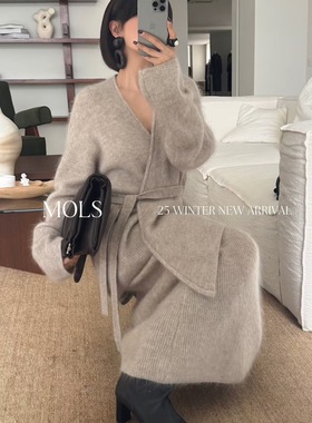 MOLS正品 秋冬修身喇叭袖毛衣V领毛茸茸韩版纯色毛衫上衣半裙