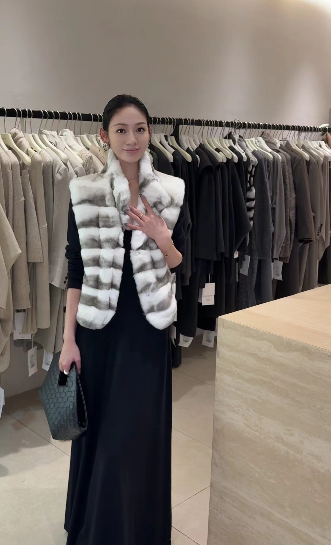 MOLS2025冬新款奶油拿铁进口獭兔毛小龙猫马甲背心秋冬皮草外套女