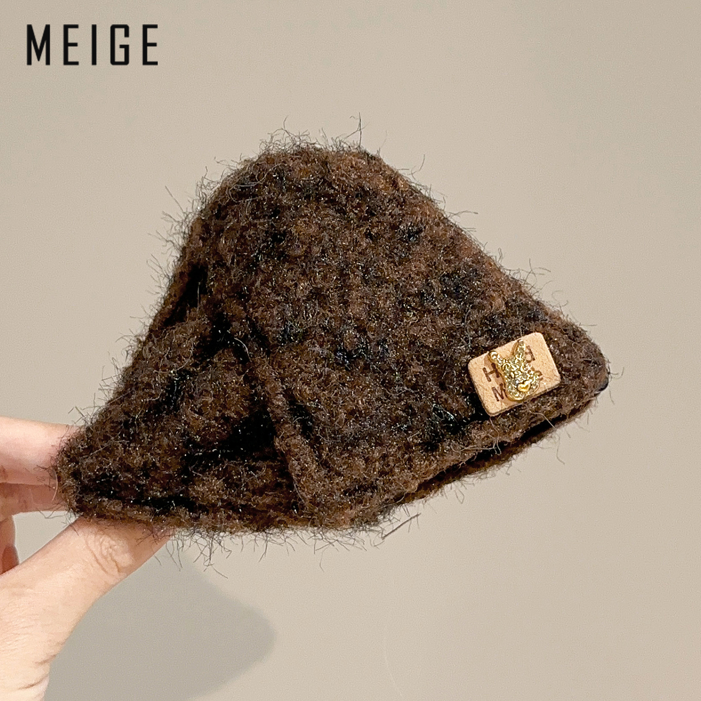 复古咖色毛呢金标抓夹