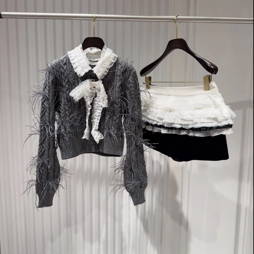 现货拉飞家2025秋款时尚抽褶蝴蝶结羽毛装饰针织开衫LF25Q41ZM236