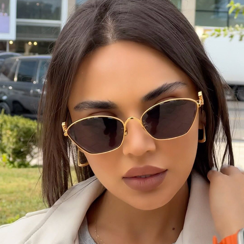 赛博朋克金属框多边形蝶形太阳眼镜女潮高级感嘻哈蹦迪猫眼墨镜男