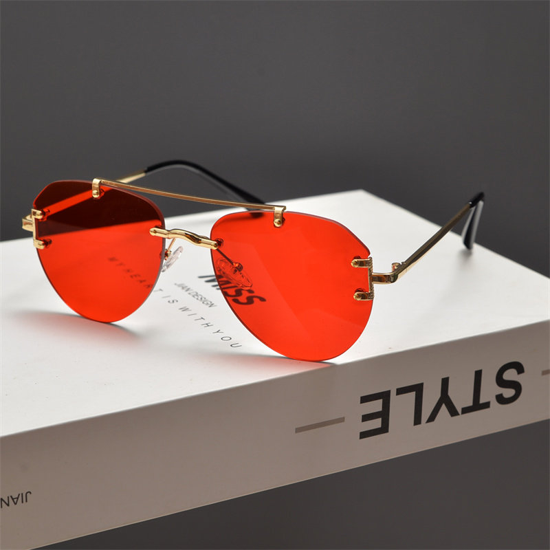 赛博朋克未来感辣妹风复古铆钉蛤蟆镜司机墨镜男女潮骑行太阳眼镜