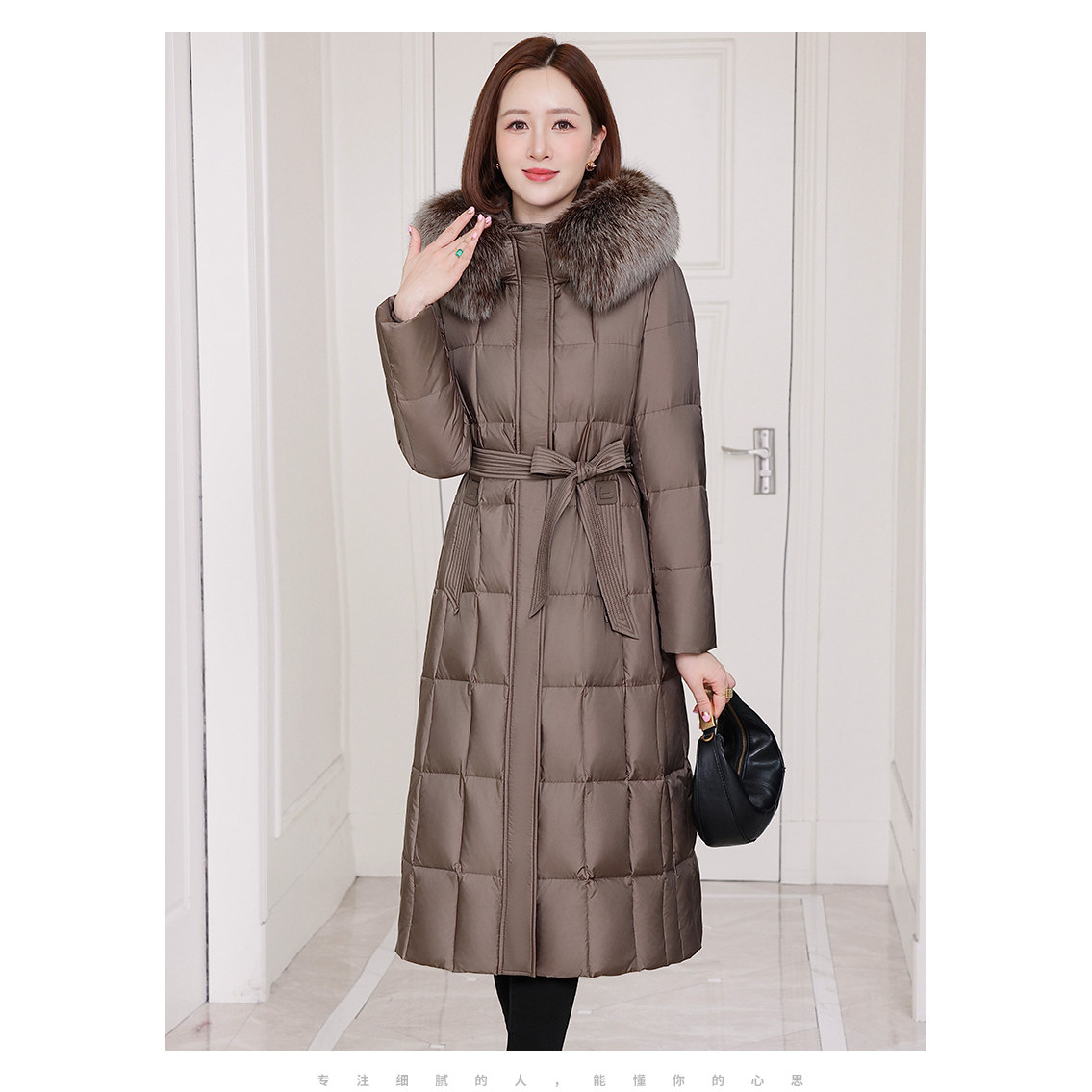 冬季长款过膝防寒羽绒服妈妈装