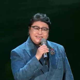 韩红谭维维追梦之路2021春晚版高品质伴奏完整版吉他实录精品制作