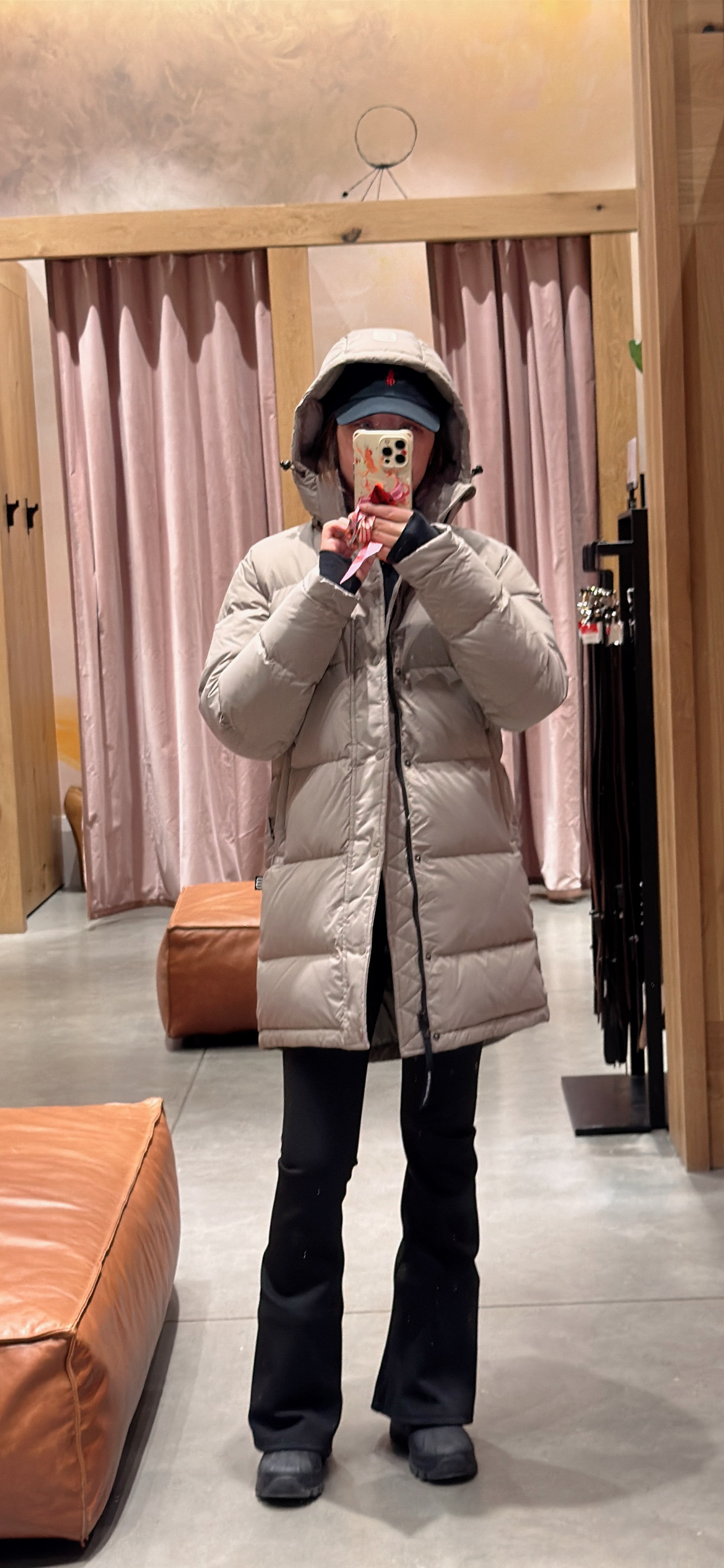 Aritzia常规款雾面六格鹅绒服加拿大女款连帽700蓬特价款断码