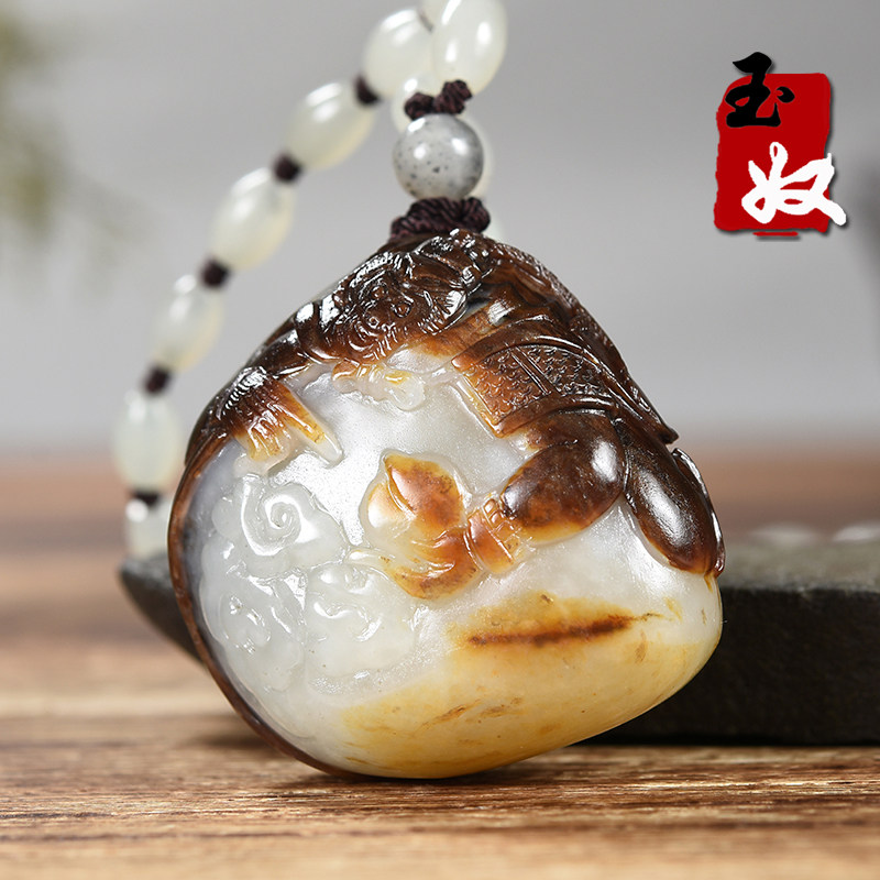 名家孤品/新疆和田玉/枣红黄多色皮籽料/孙悟空/猴/吊坠/49.39克