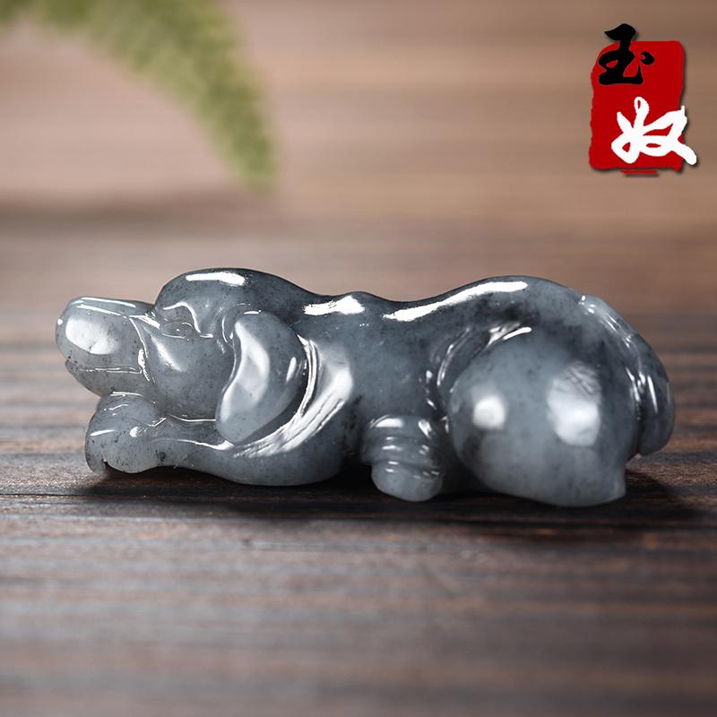 新疆和田地区天然和田玉/籽料墨玉/生肖狗/把件/摆件/吊坠/30.4克