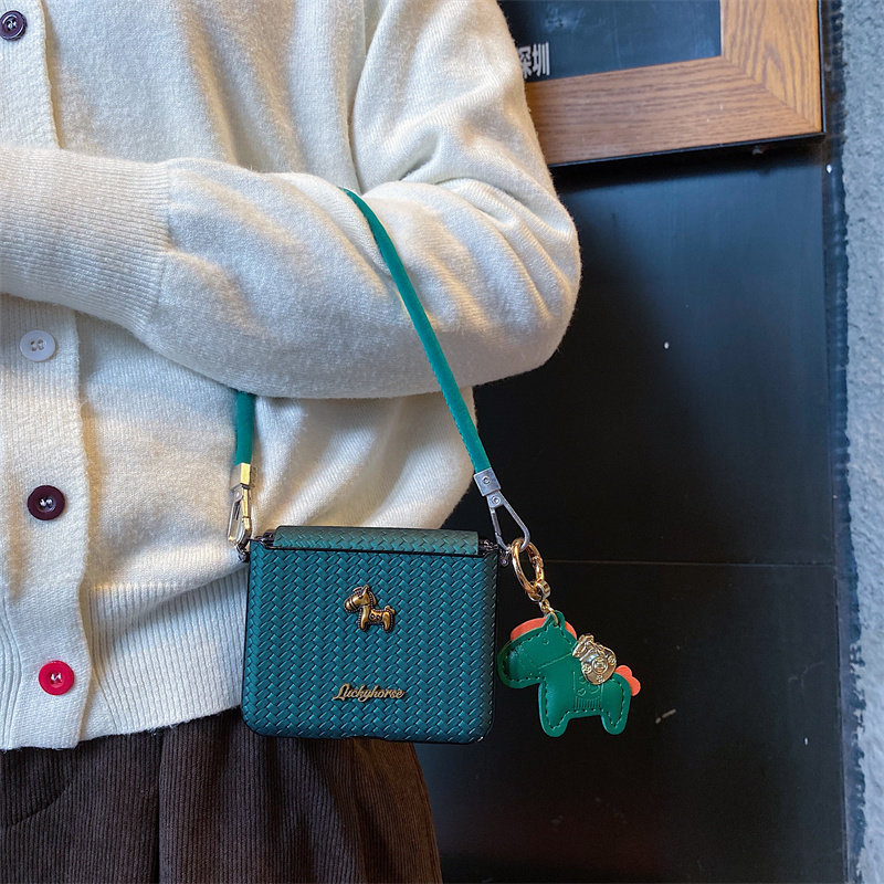 祖母绿新年小马适用小米mixflip2手机壳折叠屏手提绳适用三星zflip7fe中轴保护65硬壳w25w24摩托罗拉Razr60女