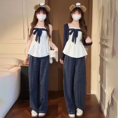 早秋甜美藏青格纹吊带套装