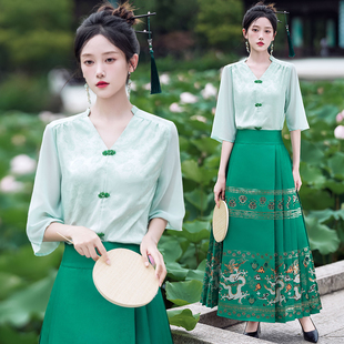 实拍新中式国潮气质女装V领盘扣复古提花重工刺绣马面裙两件套