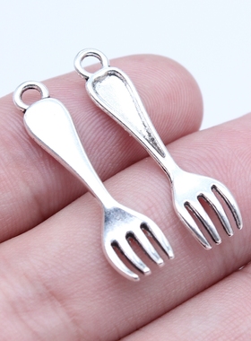 20个/包 8x30mm 古银色锌合金材质 餐叉吊坠 ABD-C15961
