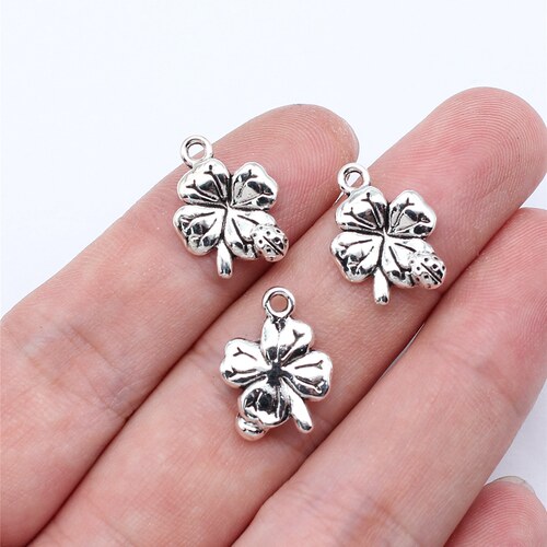 20个/包 17x12mm 古银色锌合金材质 瓢虫四叶草吊坠 ABD-C16145