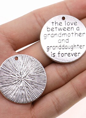 2个/包 33x33mm 古银色锌合金材质 字牌吊坠 ABD-C13210