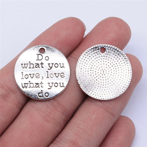 10个/包 24x24mm Do what you love love what you do吊坠