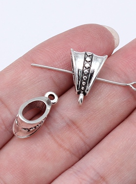 20个/包 16x11x7mm 古银色锌合金 倒三角形挂头三通 ABD-C16332