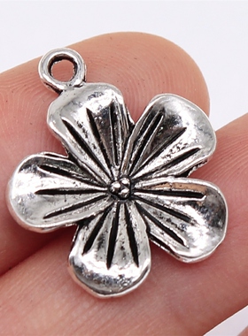 4个/包 23x20mm 古银色锌合金材质 花朵吊坠 ABD-C13878