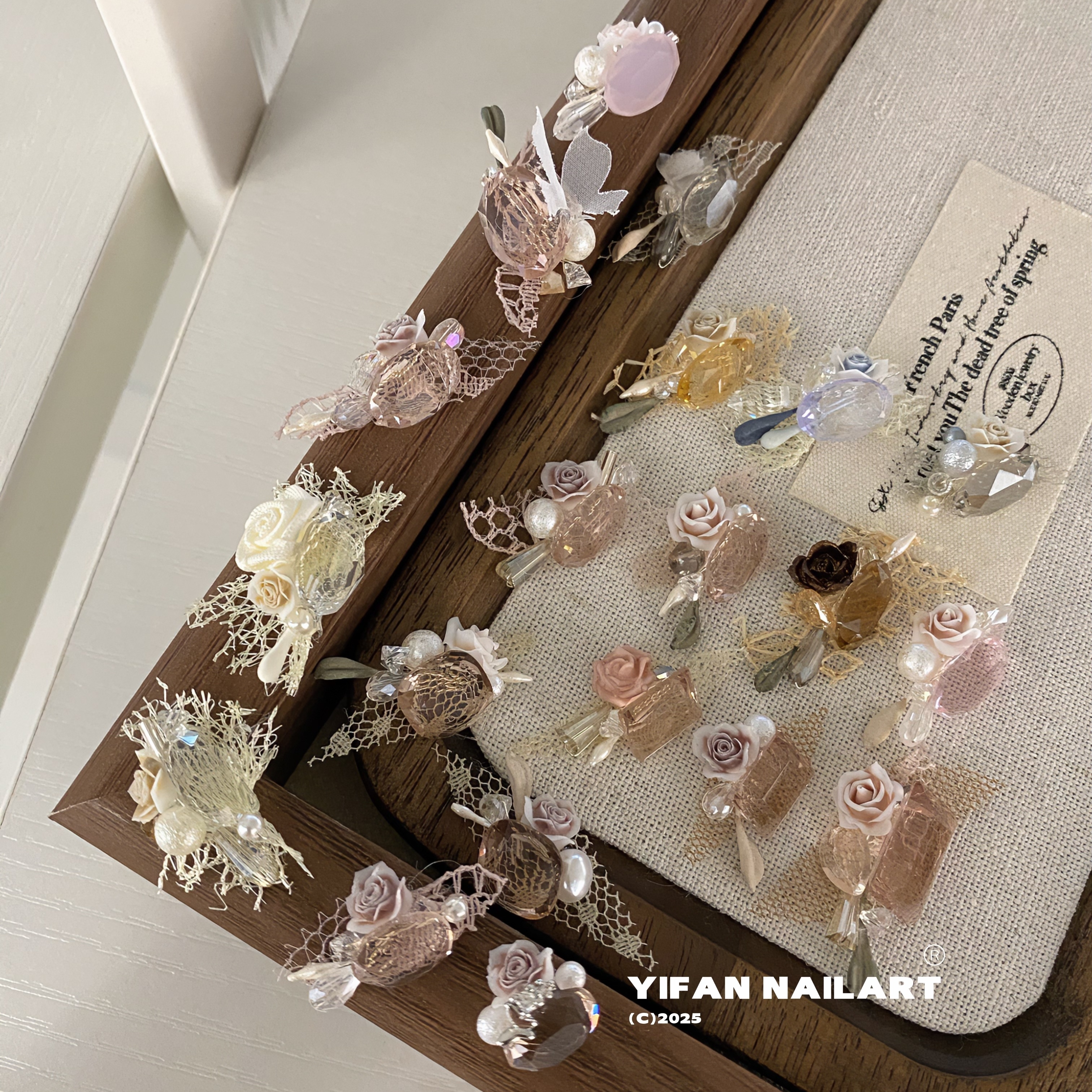 YIFANNAIL【轻复古】浪漫感～玫瑰花欧根纱成品堆钻美甲堆钻Q91