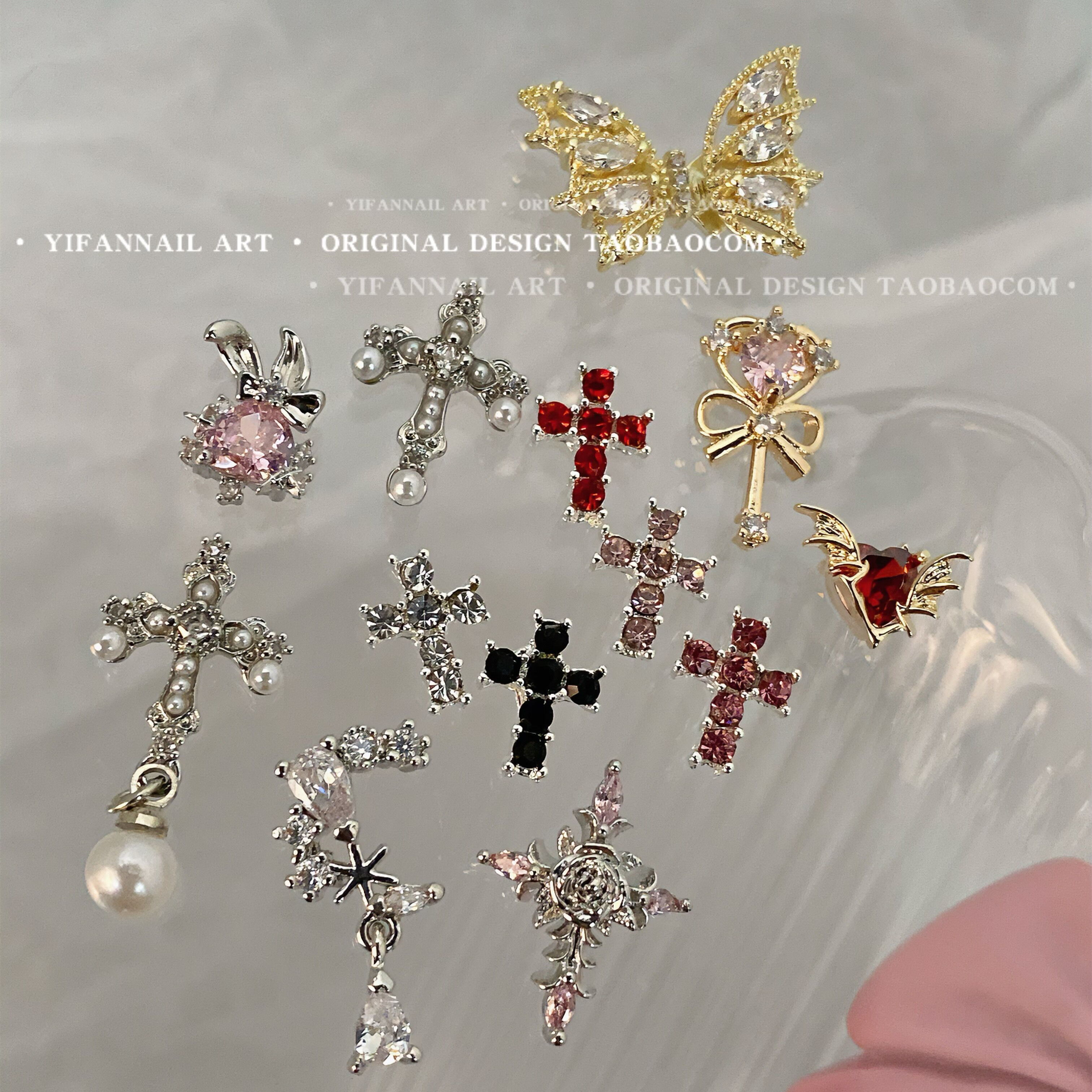 暗黑液态感荆棘爱心蝴蝶美甲饰品