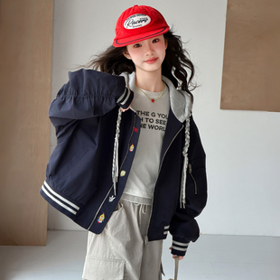 女童外套春秋款2026新款洋气韩版连帽棒球服女孩卡通刺绣运动夹克