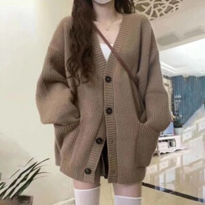 冬季实拍淑女风外搭宽松新款感人气单排扣针织衫外套短款上衣设计