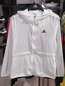 连帽Adidas轻薄防晒夹克