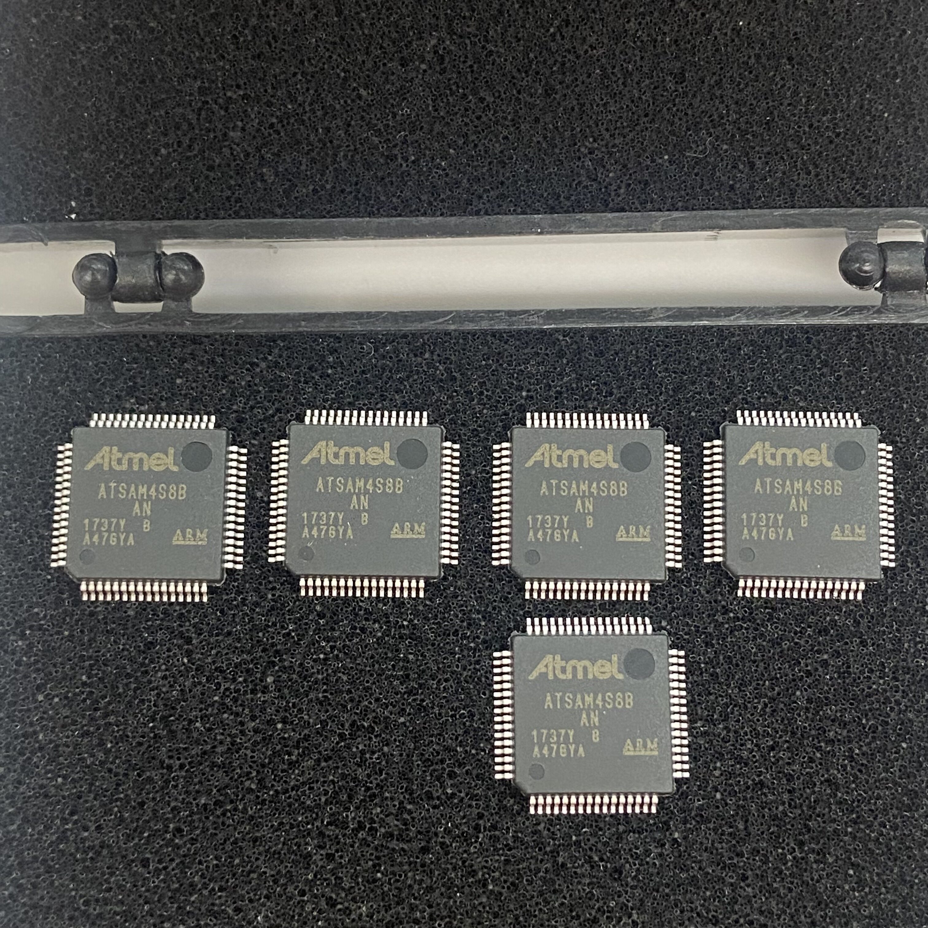 全新原装 ATSAM4S8BA-AN ATM QFP 直拍