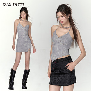 VIAPITTI设计感新中式吊带盘扣连衣裙女装夏季新款修身中长裙子