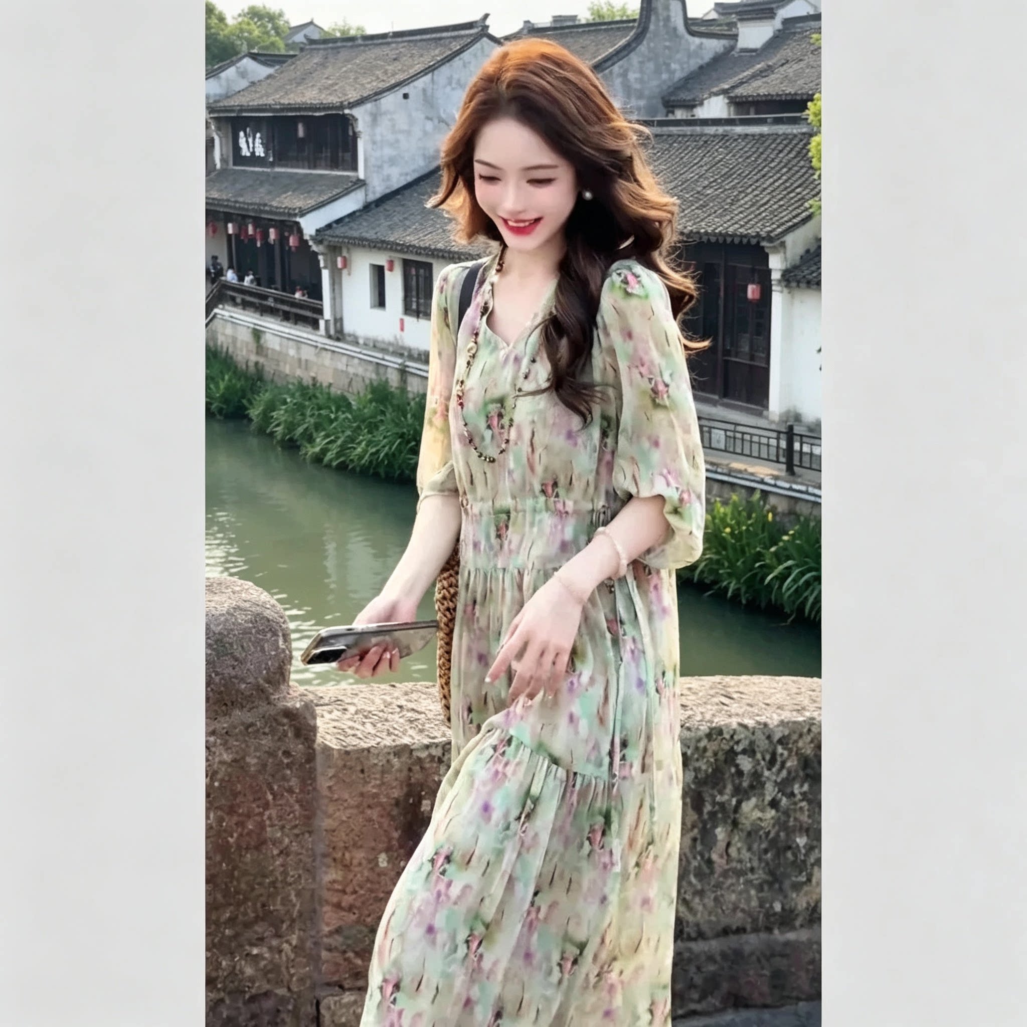 绿色V领碎花五分袖出席重要场合