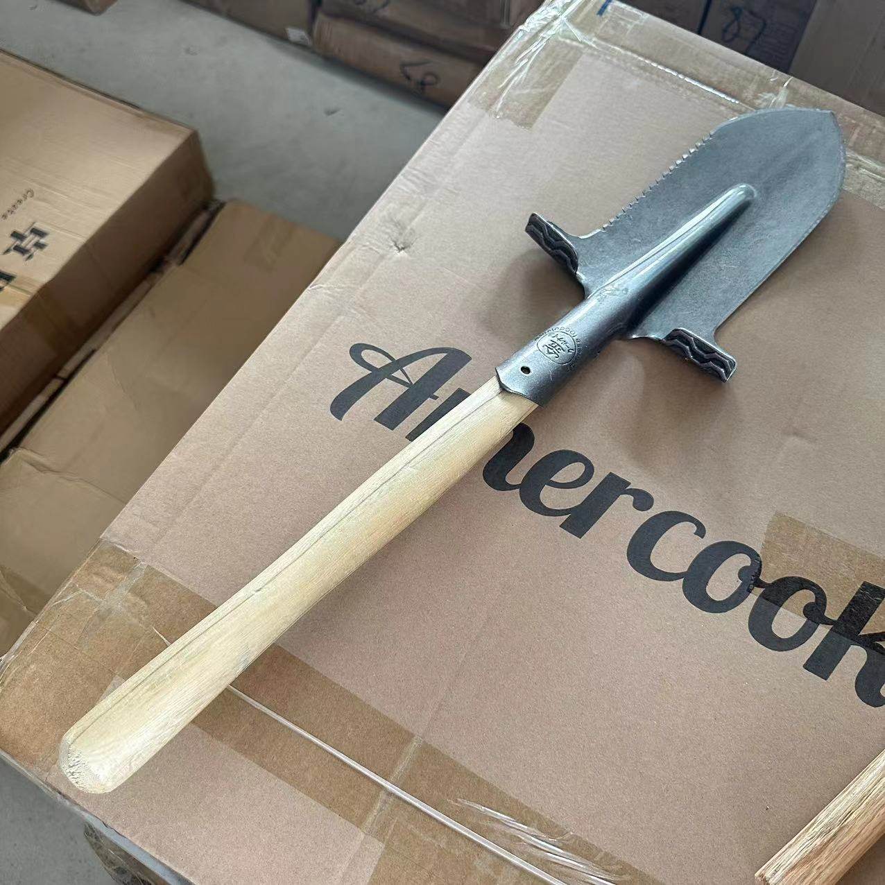 钓鱼Q205XL防身小锹车载兵工铲子