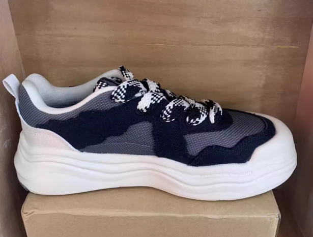 安踏舒适透气低帮运动鞋