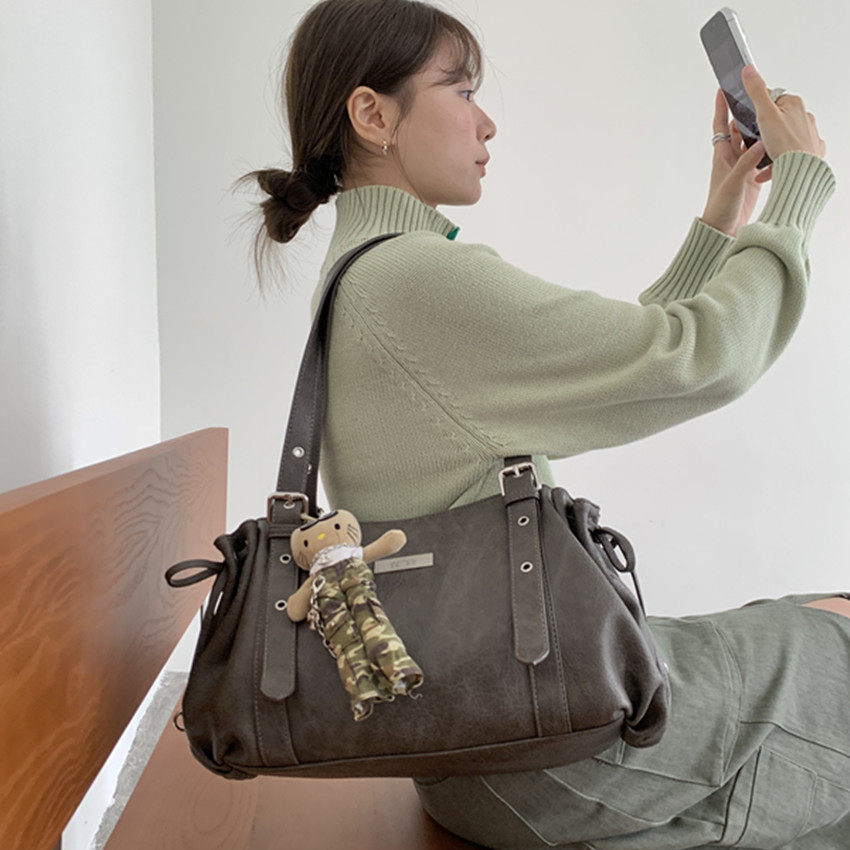 肥肥自制韩国小众机车包女单肩斜挎托特包大容量通勤高级感手提包