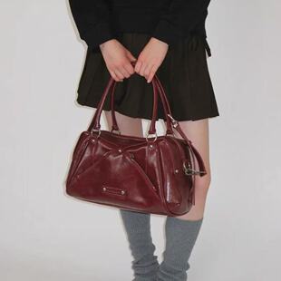 肥肥自制2025秋冬新款复古油皮休闲百搭单肩包机车包斜挎包包女