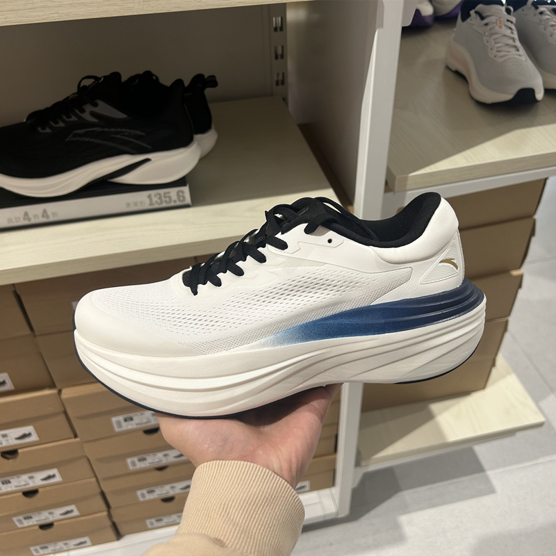 安踏旅行丨PG7科技缓震跑鞋